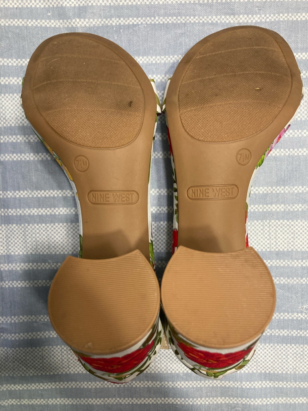 Nine West “Sandy2” white floral heels. - Picture 5 of 5